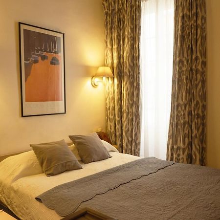 Hotel Du Cygne Parigi Esterno foto