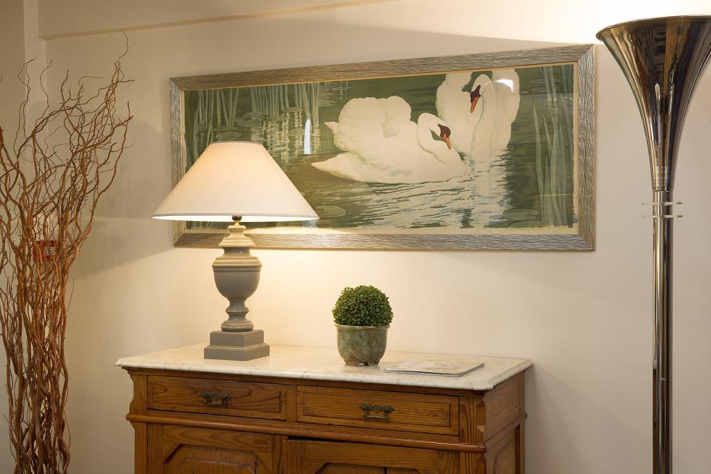 Hotel Du Cygne Parigi Esterno foto